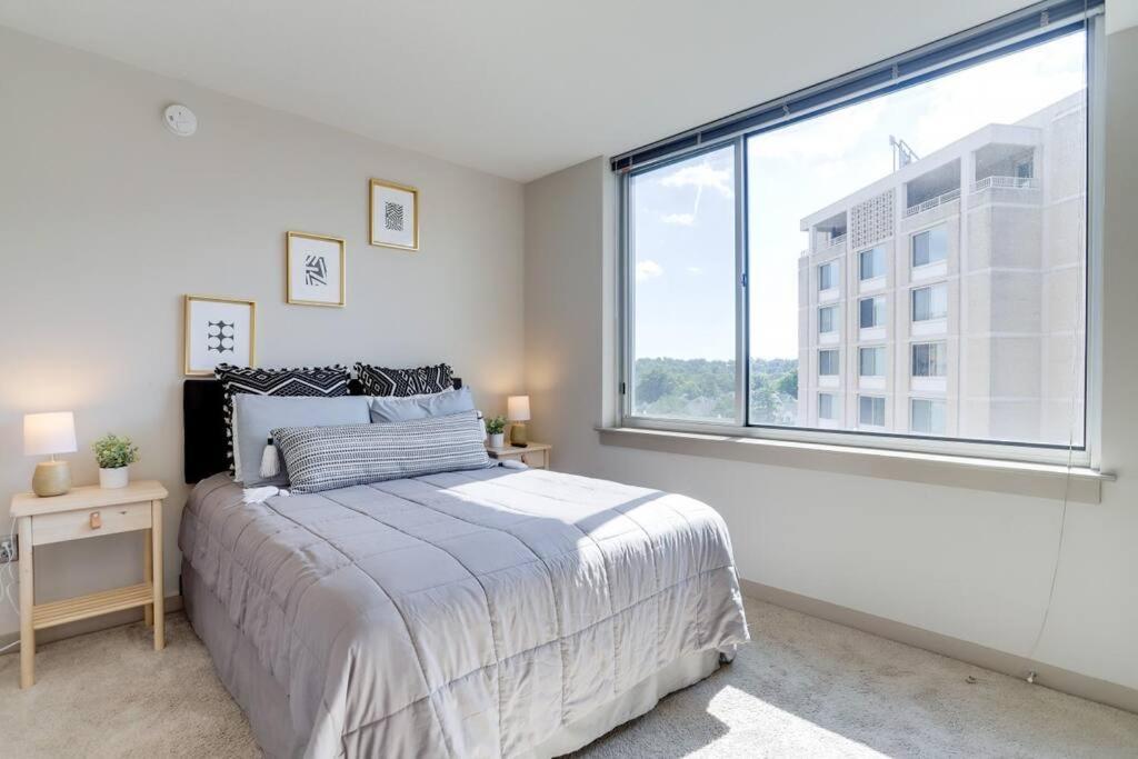 Amazing 2Br Apartment At Crystal City Arlington Exterior photo