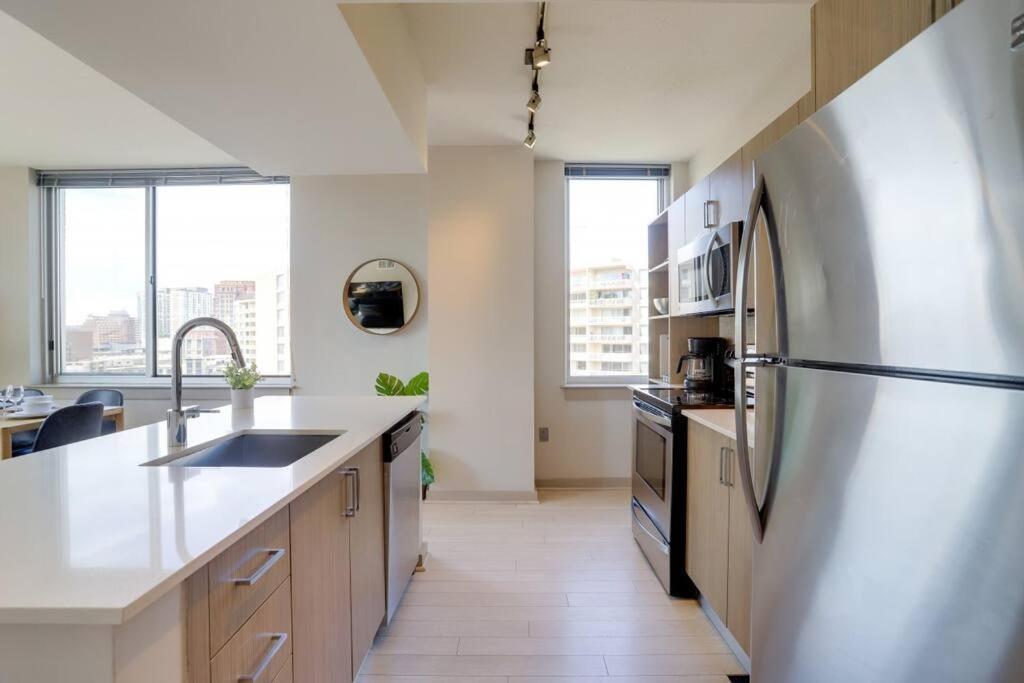 Amazing 2Br Apartment At Crystal City Arlington Exterior photo