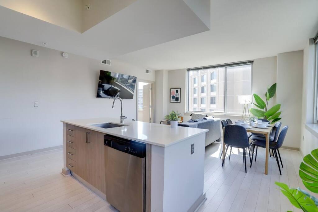 Amazing 2Br Apartment At Crystal City Arlington Exterior photo